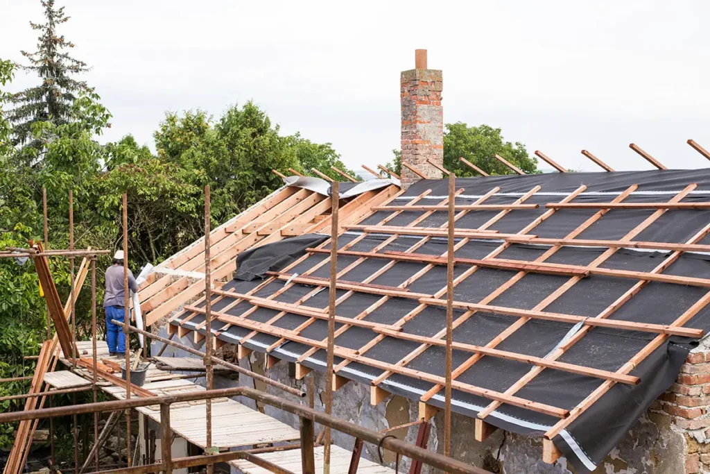 Rekonstrukce chalupy: Vyplatí se rekonstrukce svépomocí nebo je lepší vsadit na firmu? 17 renovace chaty
